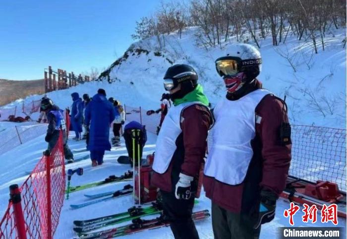 十四冬赛场的滑雪医生：4分钟抵达赛道、只守护