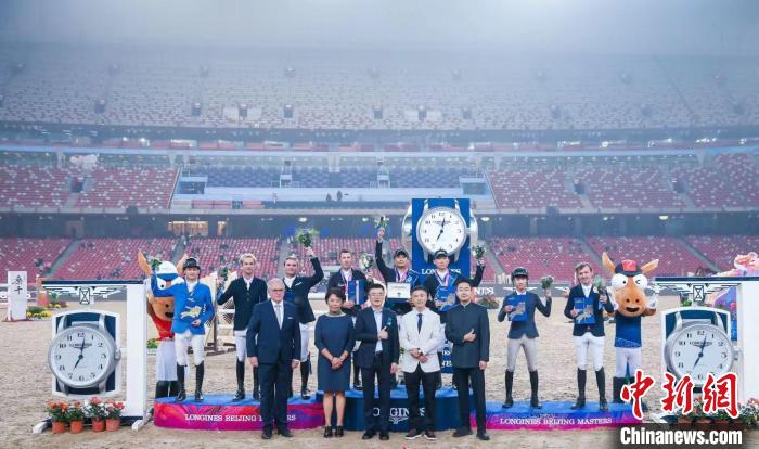 梁锐基在鸟巢落幕的浪琴表北京国际马术大师赛