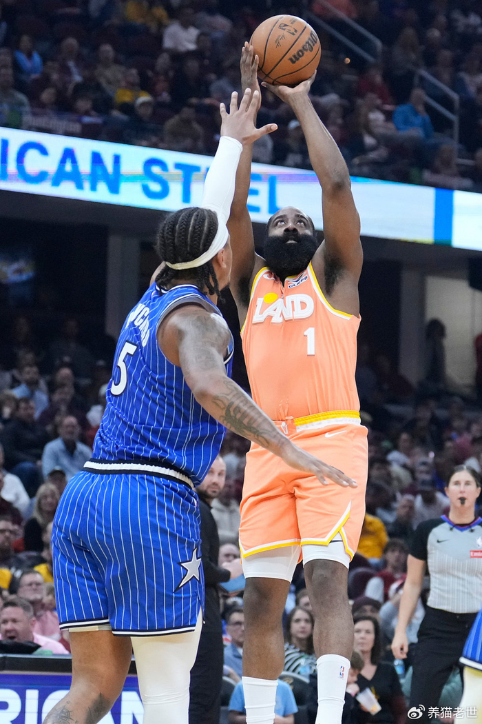 哈登高效输出助骑士四连胜登顶东部第四