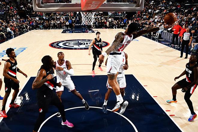 开拓者逆转快船科林斯高效17+6但球队失利加兰低