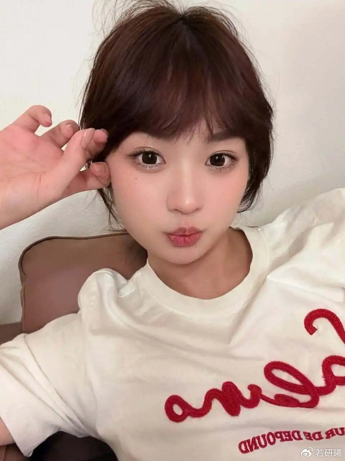 杨瀚森女友与利拉德儿子互动引热议 回应球迷质