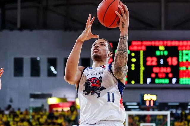 山东男篮客场迎战浙江队 邱彪用人策略引关注